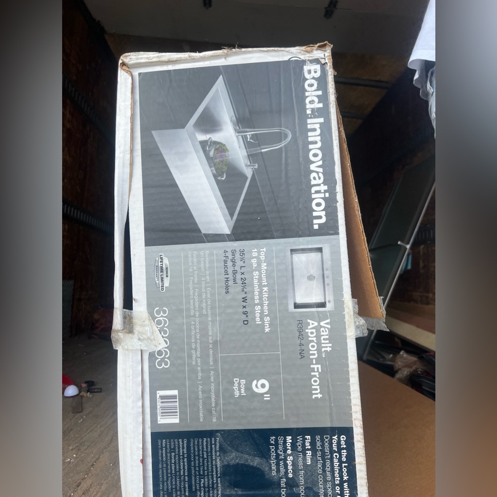 Vault™
35-3/4" top-mount single-bowl farmhouse kitchen sink